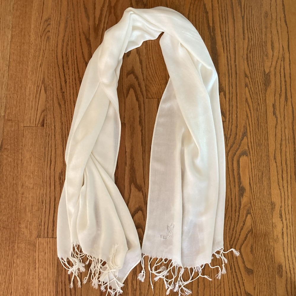 Pashmina scarf with “ S “sequins